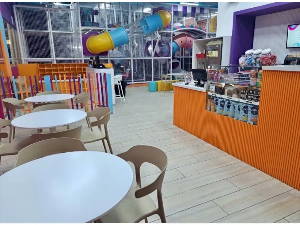 Se vende fondo de comercio parque infantil 278m2 Cerro Verde4722 - 8