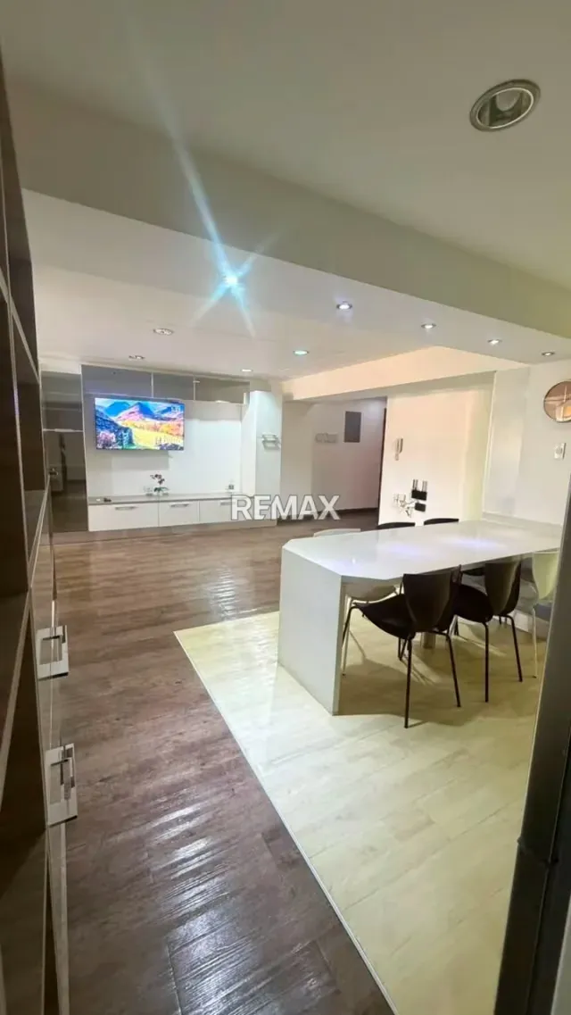 EN VENTA EXCLUSIVO APARTAMENTO EN LA TRIGALEÑA - 2