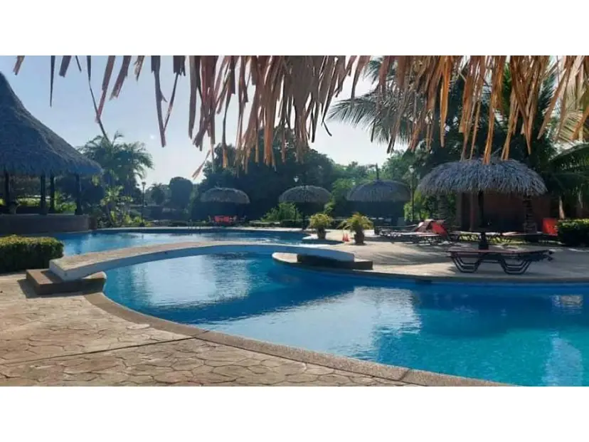 Se vende apartamento 66m2 Rio Chico 2288
