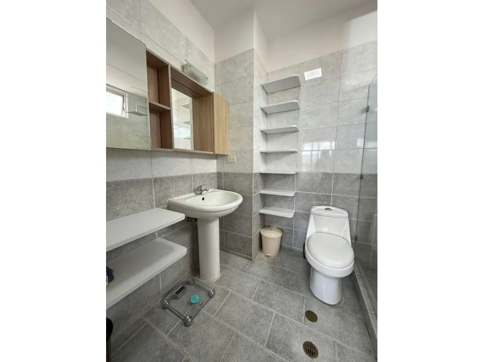 REALTORS ALQUILA APTO RESIDENCIAS PARQUE DEL ESTE - 11