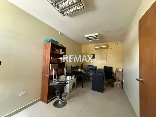 Local Comercial en Sector Tierra Negra. Calle 71 - 14