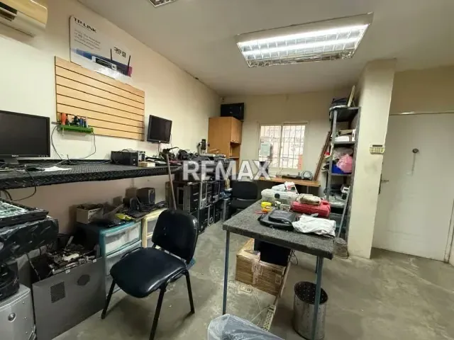 Local Comercial en Sector Tierra Negra. Calle 71 - 3