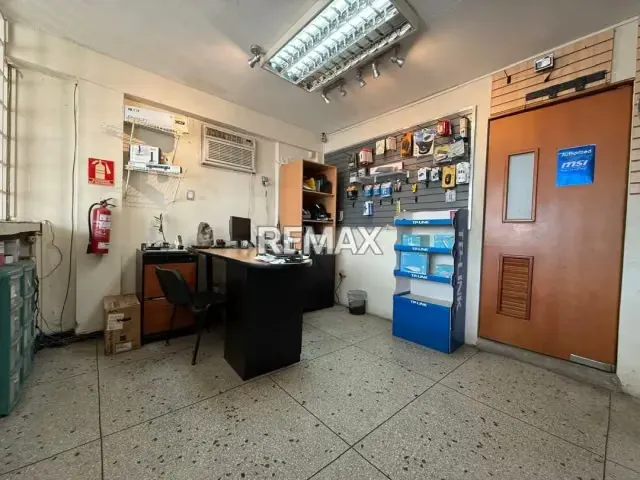 Local Comercial en Sector Tierra Negra. Calle 71 - 4