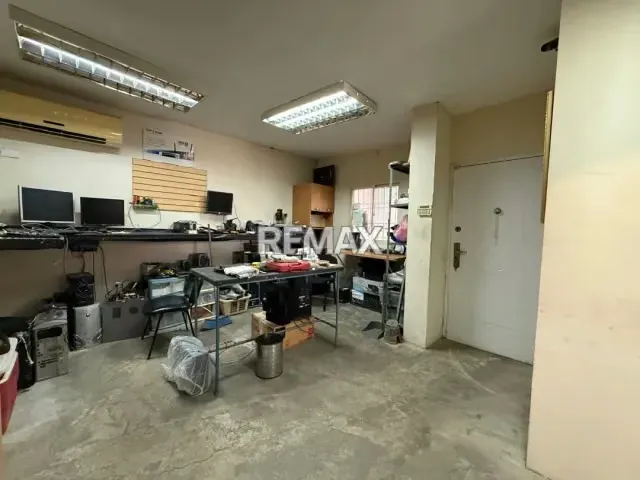 Local Comercial en Sector Tierra Negra. Calle 71 - 8