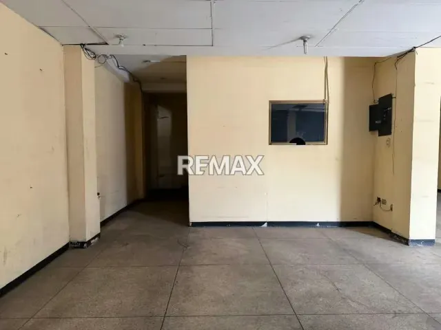 Amplio Local Comercial a pie de Av Ayacucho y Boyaca - 10
