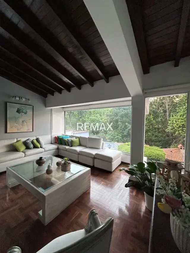 Exclusiva Residencia en Venta en la Urbanización Pedregal II