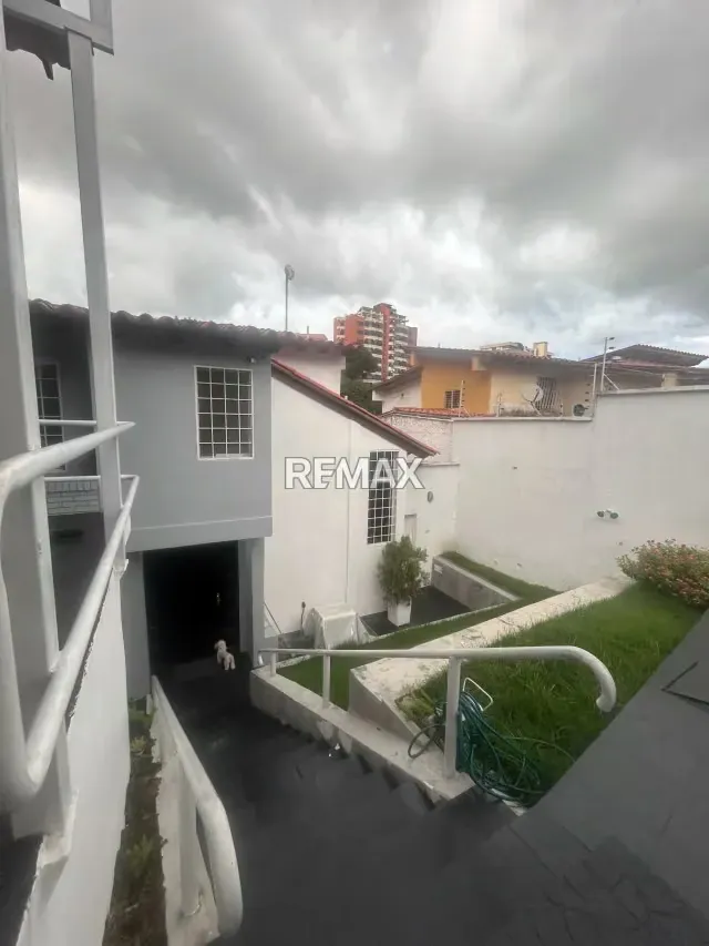 Exclusiva Residencia en Venta en la Urbanización Pedregal II - 15