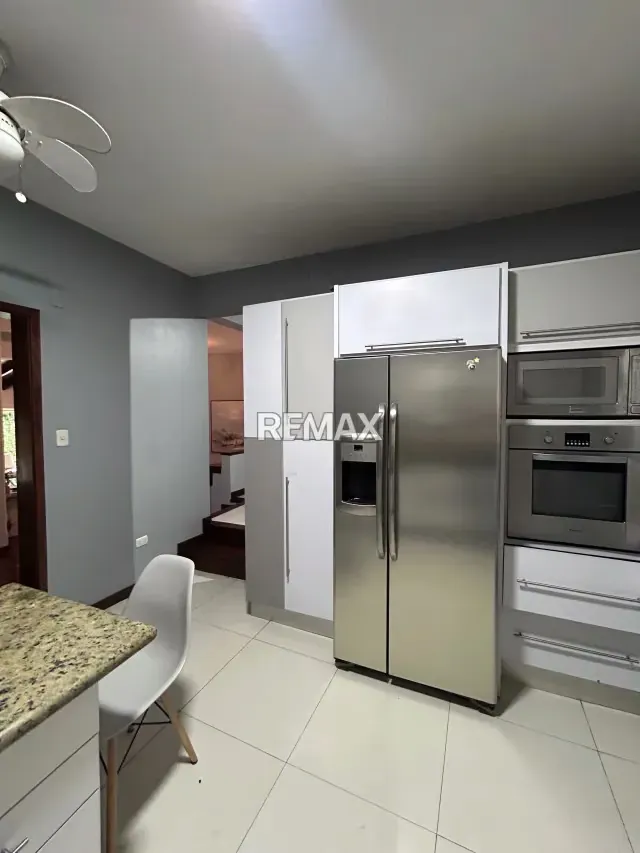 Exclusiva Residencia en Venta en la Urbanización Pedregal II - 5