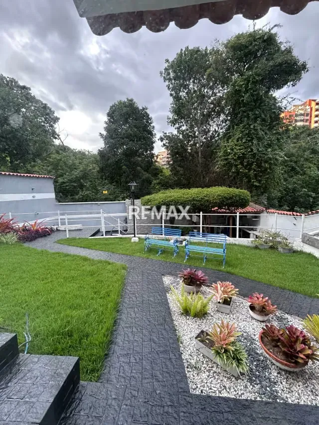 Exclusiva Residencia en Venta en la Urbanización Pedregal II - 9
