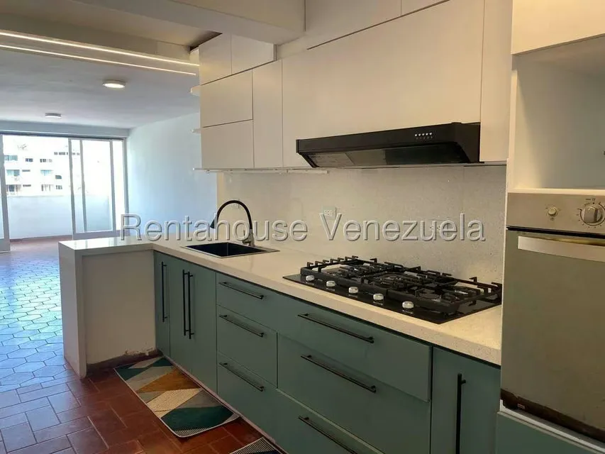 Apartamento (1 Nivel) en Alquiler en Cumbres de Curumo, Distrito Metropolitano - 2