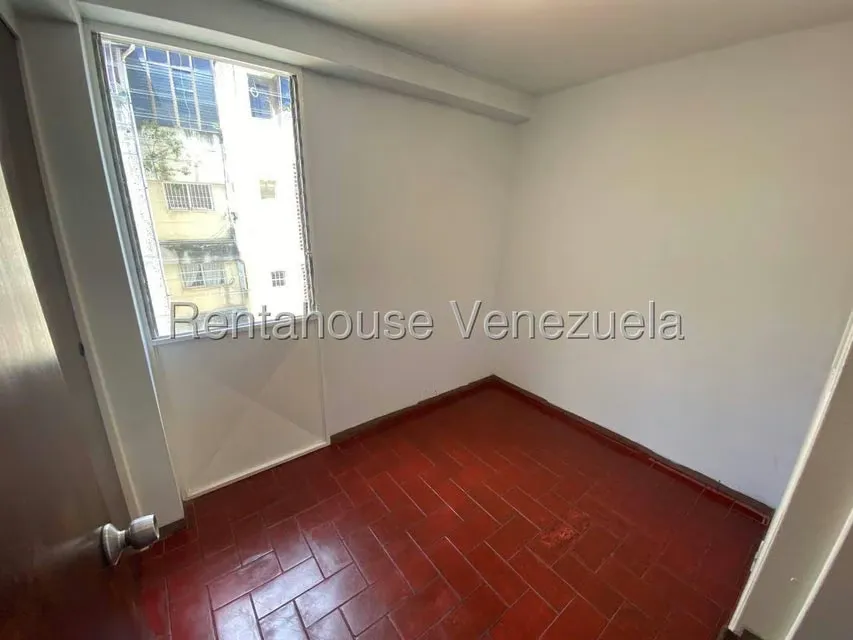 Apartamento (1 Nivel) en Alquiler en Cumbres de Curumo, Distrito Metropolitano - 13