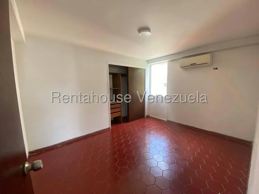 Apartamento (1 Nivel) en Alquiler en Cumbres de Curumo, Distrito Metropolitano - 7