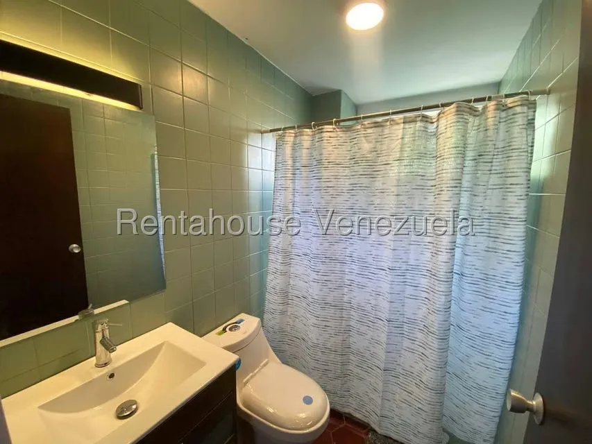 Apartamento (1 Nivel) en Alquiler en Cumbres de Curumo, Distrito Metropolitano - 10