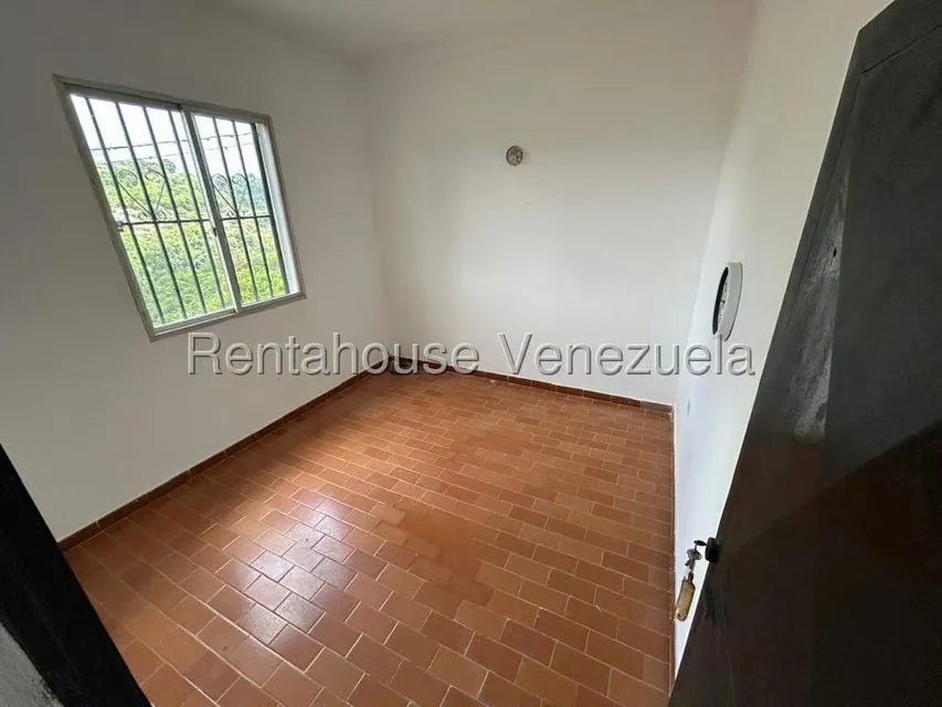 Casa (Multipes Niveles) en Venta en El Refugio, Miranda - 14