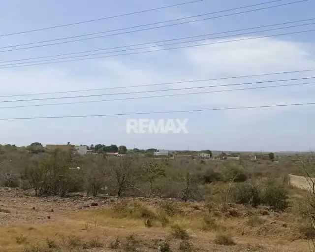 POTENCIAL ILIMITADO: AMPLIO TERRENO COMERCIAL EN LA PRINCIPAL ARTERIA VÍAL DE LA ISLA DE MARGARITA