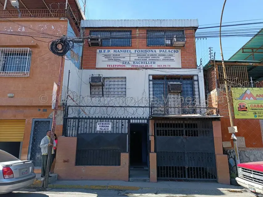 Comercial (Edificio) en Venta en Guarenas, Miranda