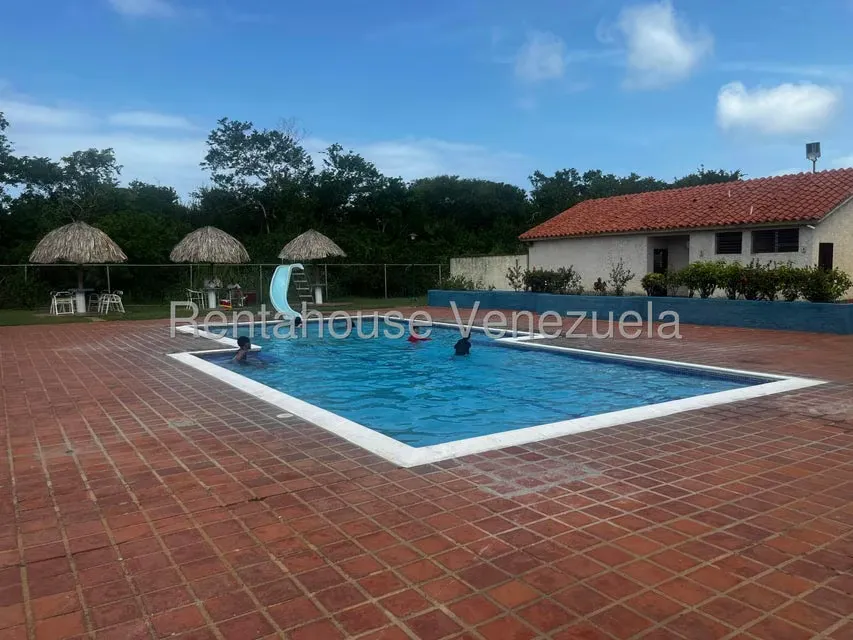 Townhouse (1 Nivel) en Venta en Palm Beach, Miranda - 23