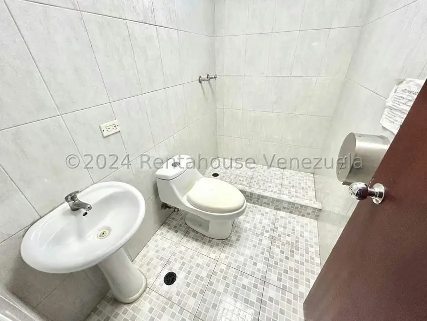 Edificio en Venta en Centro, Lara - 28