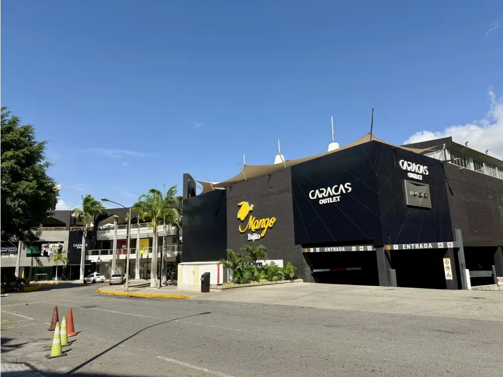 Se Alquila Local Comercial/30M2/Boleita Center/3198 - 4