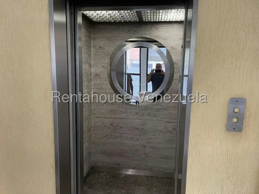 Apartamento (1 Nivel) en Venta en Los Chorros, Distrito Metropolitano - 10