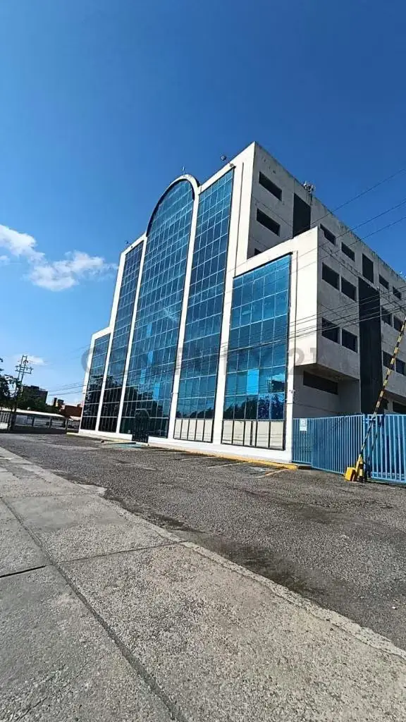Funcional Oficina Corporativa en el Centro Comercial Cristal Plaza – Barcelona