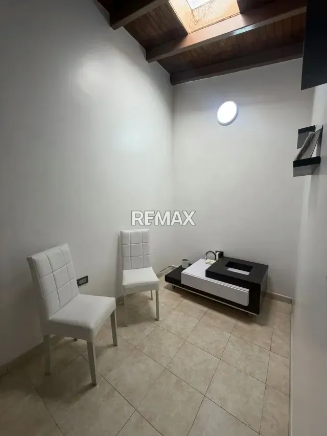 Casa en venta en Urbanizacion Villas del Este plaza - 2