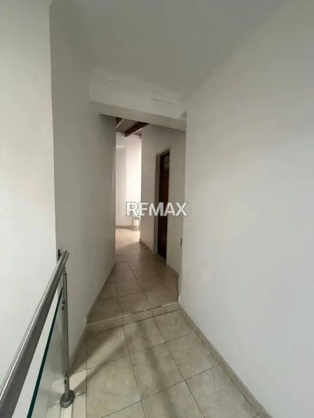 Casa en venta en Urbanizacion Villas del Este plaza - 4