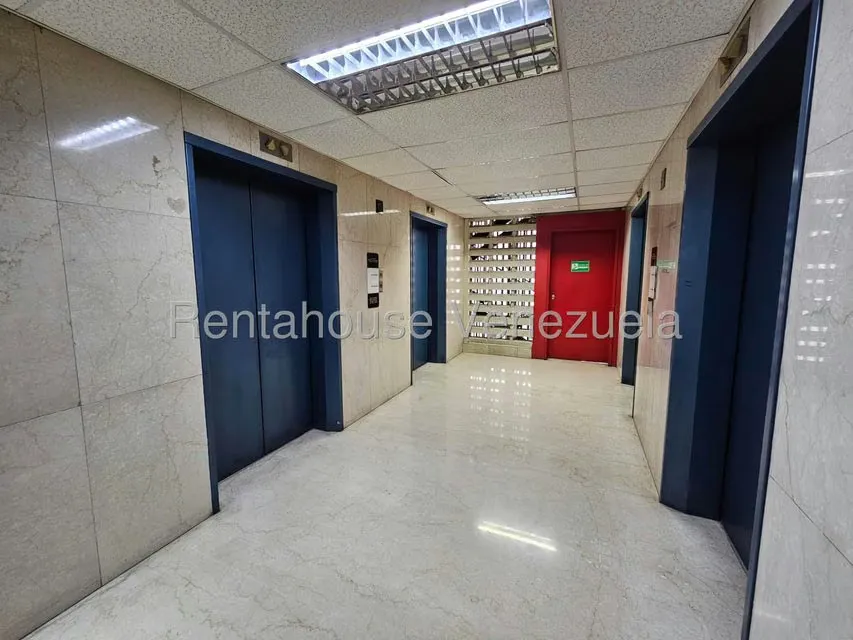 Oficina en Venta en Parroquia Catedral, Distrito Metropolitano - 4