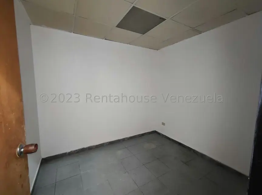 Local Comercial en Alquiler en El Tambor, Miranda - 2