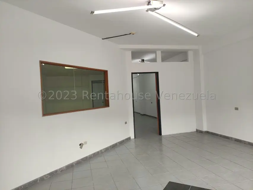 Local Comercial en Alquiler en El Tambor, Miranda - 6