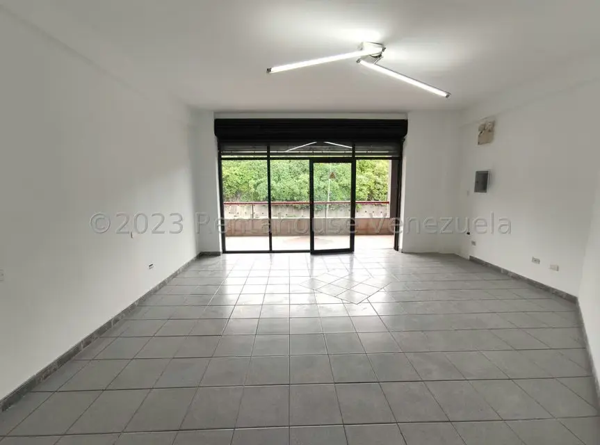 Local Comercial en Alquiler en El Tambor, Miranda - 7