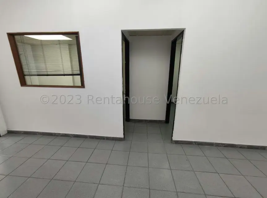 Local Comercial en Alquiler en El Tambor, Miranda - 9