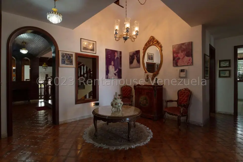 Casa (Duplex) en Venta en Cumbres de Curumo, Distrito Metropolitano - 24