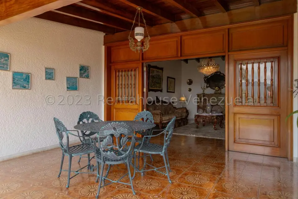 Casa (Duplex) en Venta en Cumbres de Curumo, Distrito Metropolitano - 39