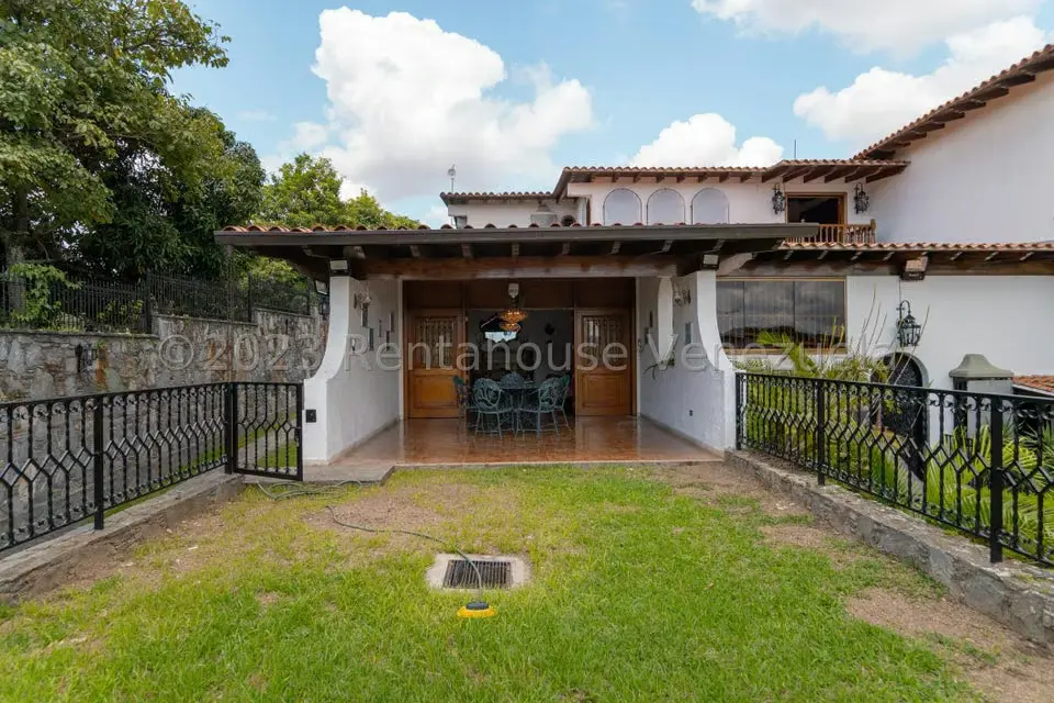 Casa (Duplex) en Venta en Cumbres de Curumo, Distrito Metropolitano - 41