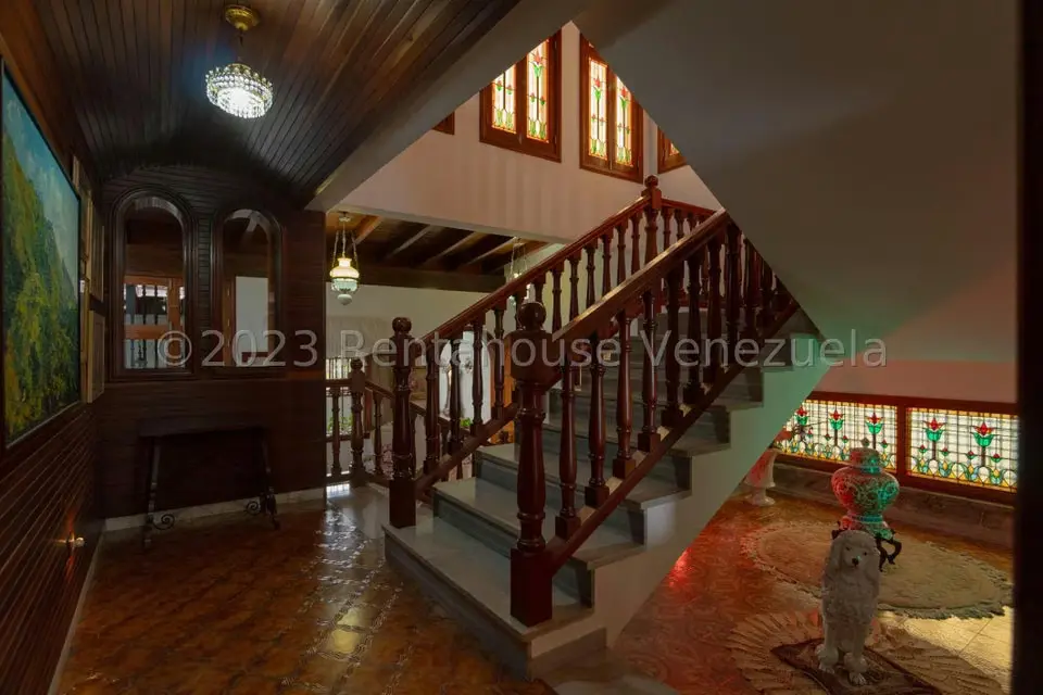 Casa (Duplex) en Venta en Cumbres de Curumo, Distrito Metropolitano - 48