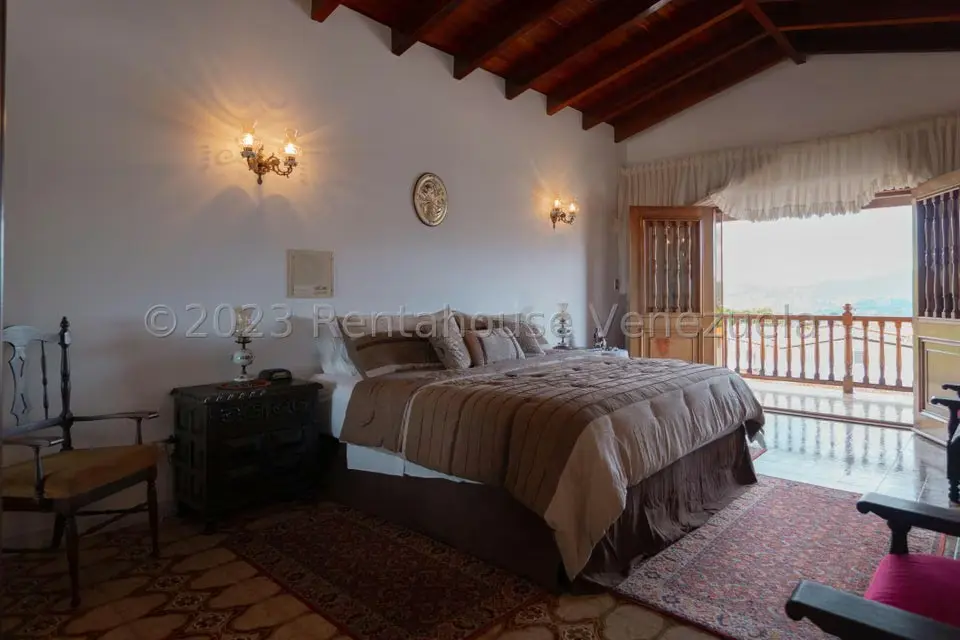 Casa (Duplex) en Venta en Cumbres de Curumo, Distrito Metropolitano - 55