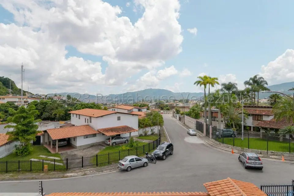 Casa (Duplex) en Venta en Cumbres de Curumo, Distrito Metropolitano - 60