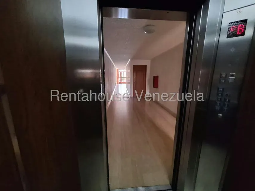 Apartamento (Multiples Niveles) en Venta en Avenida Las Americas, Merida - 4