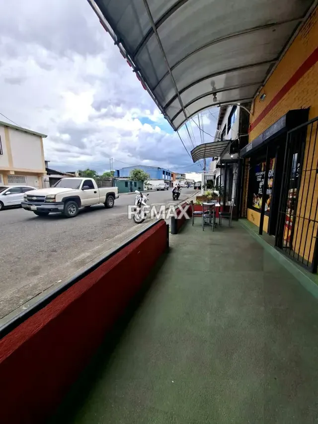 En Venta Edificio ubicado en Guanare, Carrera 11 con esquina Calle 13, Sector La Arenosa, Guanare, Portuguesa, Venezuela - 5