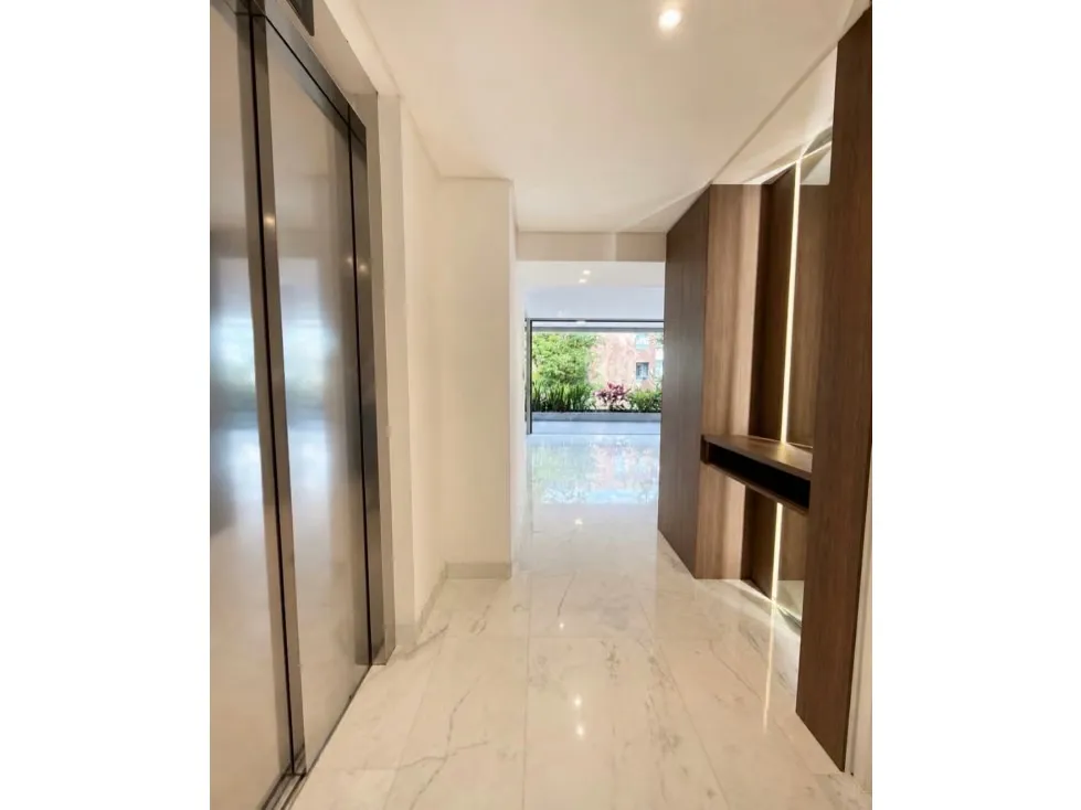 APARTAMENTO EN VENTA 244,70 M2 - URB. LAS MERCEDES - 13