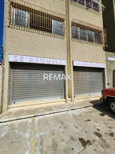 Local Comercial En Avenida 14 En Venta