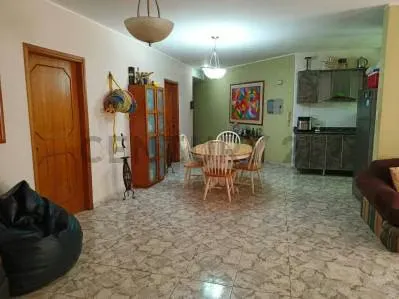 Venta de Amplio Apartamento en Residencias San Marino en Porlamar - 9