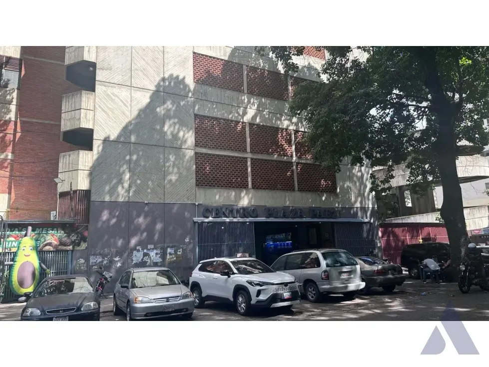Alquilo local comercial 66m2 C. C. Plaza Páez El Paraiso 7610 - 2