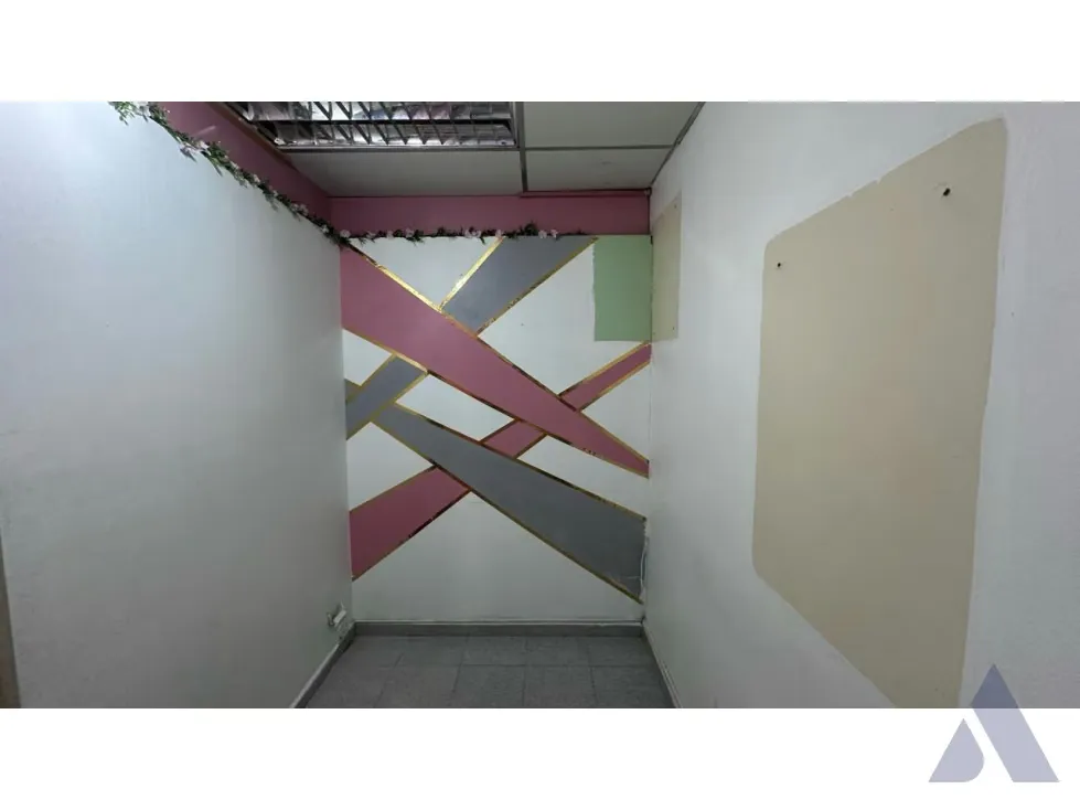 Alquilo local comercial 66m2 C. C. Plaza Páez El Paraiso 7610 - 11