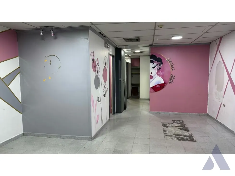 Alquilo local comercial 66m2 C. C. Plaza Páez El Paraiso 7610 - 14