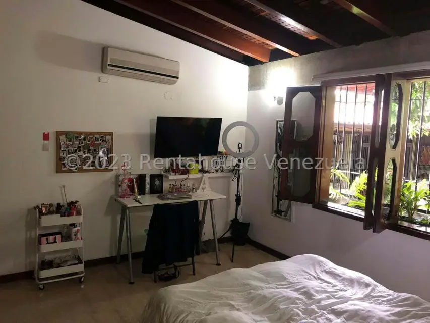 Casa (1 Nivel) en Venta en Prados del Este, Distrito Metropolitano - 24