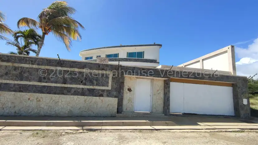 Casa (Multipes Niveles) en Venta en Playa Moreno, Nueva Esparta