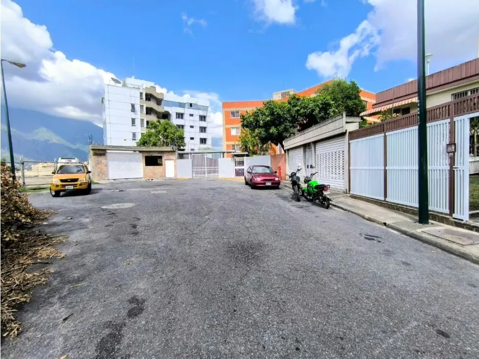 Se vende Edificio 1965m² Colinas de Bello Monte - 5