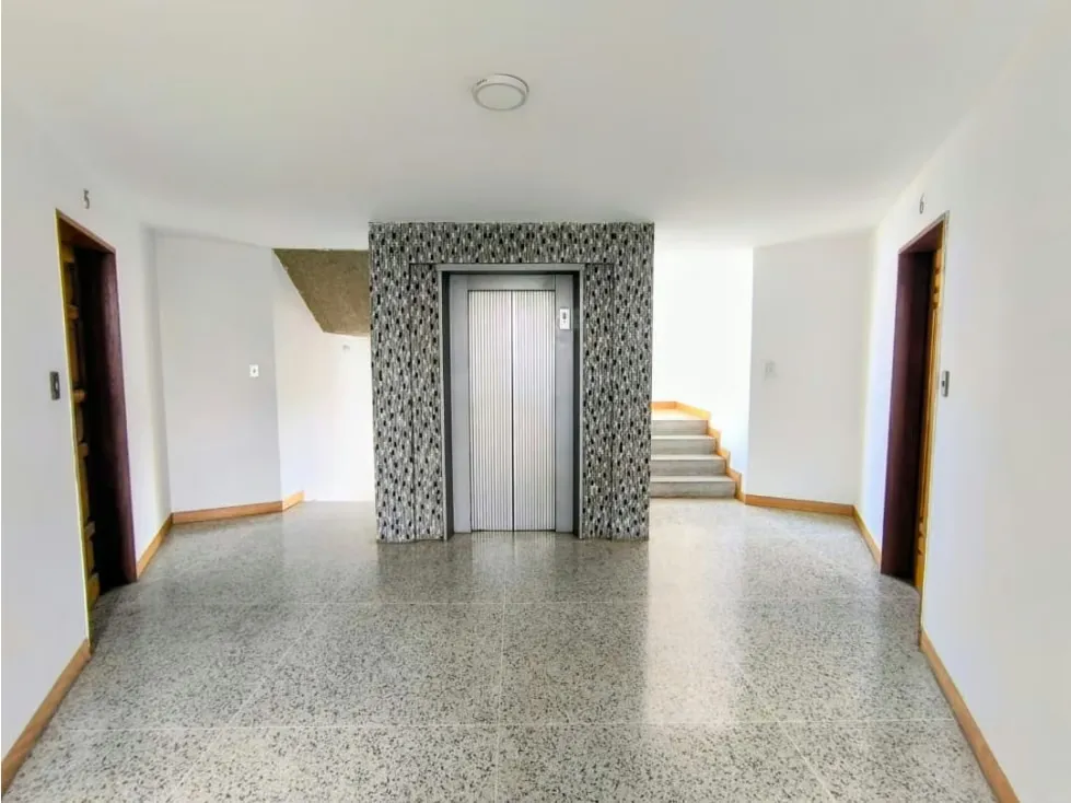 Se vende Edificio 1965m² Colinas de Bello Monte - 7